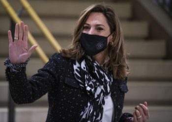 En Cuba atacan a María Elvira Salazar con reportaje televisivo, ella responde con firmeza