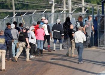 Inmigrantes celebran nuevo trato en la frontera californiana