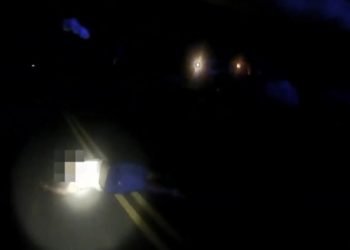 Policía disparó contra joven afroamericano creyendo que tenía un arma y era un teléfono