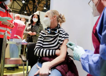 Europa se aleja de sus objetivos iniciales de vacunación