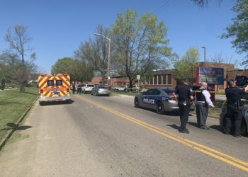 Múltiples víctimas tras tiroteo en escuela de Tennessee