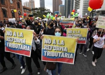 Colombianos llevaron la protesta hasta la casa de Iván Duque