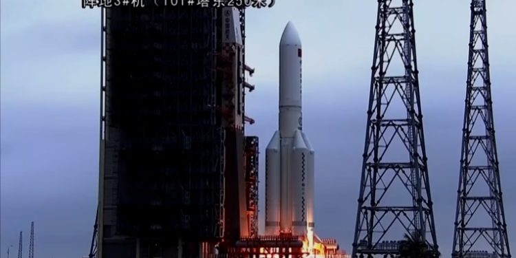 EEUU califica a China de irresponsable por el caso del cohete descontrolado