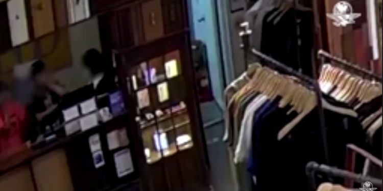 ¡Insólito! Esposa de embajador belga alega inmunidad diplomática ante cargo penal