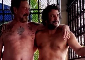 Justicia española evalúa entregar a John McAfee a EEUU