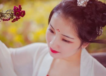 China Hoy: “Es mejor criar cisnes …”