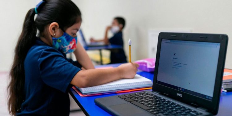 Miami-Dade: Se flexibiliza el uso de máscaras en las escuelas del condado