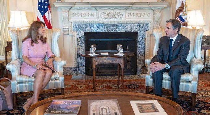 Blinken reitera a colombianos el derecho a protestar pacíficamente