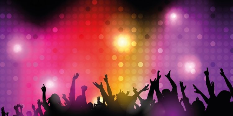 Mientras los hospitales colapsan, y no dejan entrar las vacunas se registró una nueva “coronaparty” en Venezuela