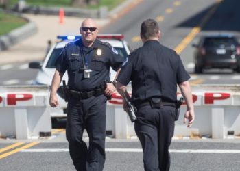 EEUU: policía bajo presión para depender menos de las armas