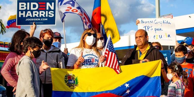 USCIS alerta a venezolanos sobre fraudes con el TPS