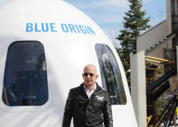 ¡Detalles! Jeff Bezos irá al espacio en el primer vuelo de sus cohetes