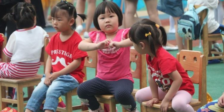 De un niño por pareja a tres ahora ¿qué pasó en China para ese cambio de política?