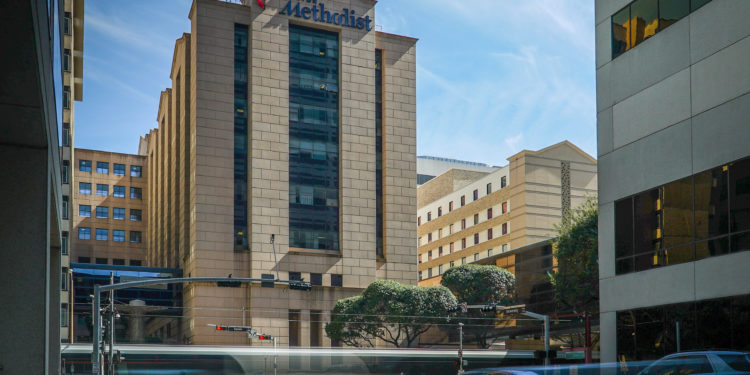 ¡Despedidos! 153 empleados de un hospital en Texas por no vacunarse contra el Covid-19