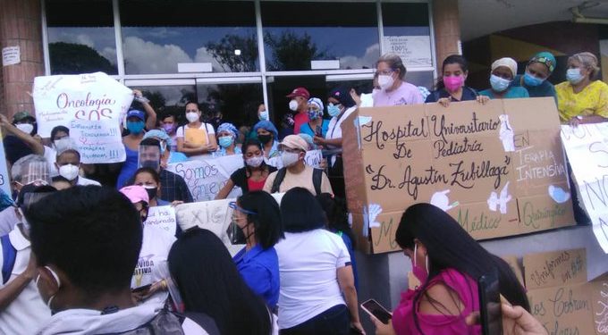 ¿Por qué Médicos Unidos denuncia que la pademia "está fuera de control" en Venezuela?