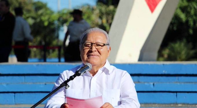En El Salvador ordenan detención del ex presidente Sánchez