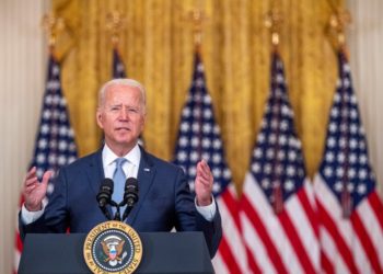 Biden advierte a talibanes que "habrá respuesta" militar si atacan intereses de EEUU