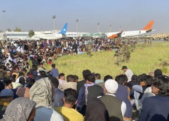 EEUU intensifica evacuación en Kabul incluso con aeronaves privados