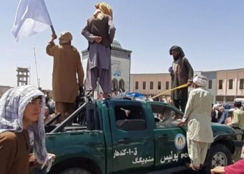 Talibanes toman control y eliminan a opositores