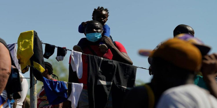 ¿Qué les hizo creer a 10.000 haitianos que serían recibidos en EEUU a través de la frontera mexicana con Texas?