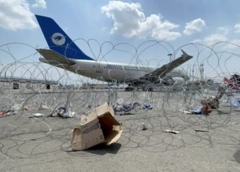 EEUU: Talibanes decepcionados por el estado en que ejército estadounidense dejó aviones y vehículos