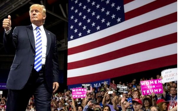 ¿Escape de la realidad? Trump recorre el país en campaña electoral