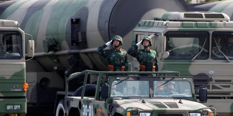 OTAN preocupada por "expansión del arsenal nuclear" chino