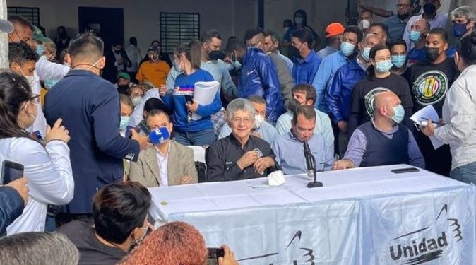 Oposición venezolana confirma que presentará candidato para el 21 de noviembre