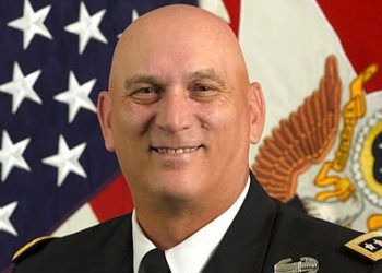 Falleció de cáncer el anterior general estadounidense de más alto rango