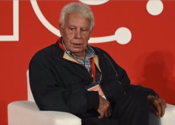 Felipe González: Maduro "falseó situación electoral y buscó poner el candidato que podía derrotar"