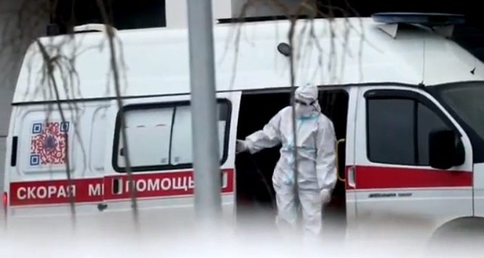 Rusia reporta nuevo récord de muertes diarias por COVID-19