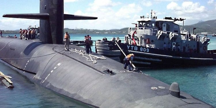 ¡Arrestados! Pareja a prisión por caso de espionaje de submarinos nucleares