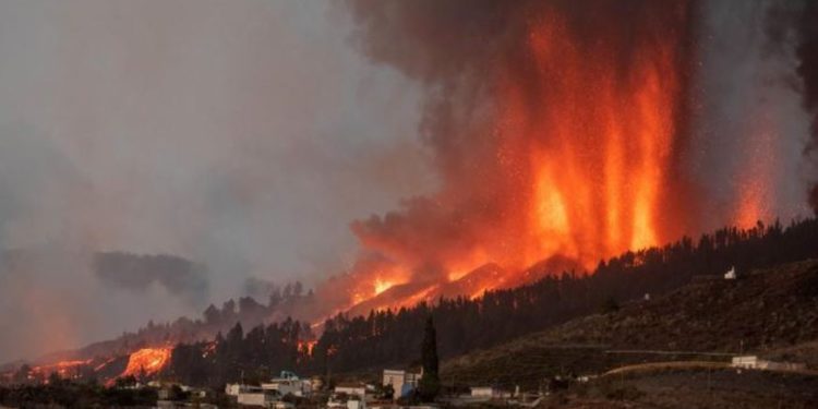 Volcán de la Palma: bombas volcánicas, ondas paranormales y un nuevo delta