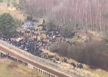 Heridos policías polacos en la frontera bielorrusa