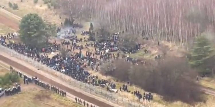Heridos policías polacos en la frontera bielorrusa