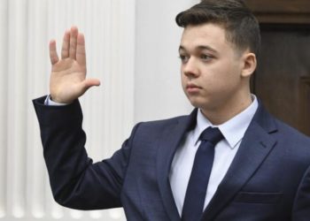 Kyle Rittenhouse es declarado inocente de dos cargos de homicidio durante protestas en Kenosha