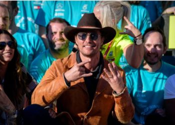 Actor Matthew McConaughey aventaja a los políticos Greg Abbot y Beto O’Rourke en encuestas para la gobernación de Texas