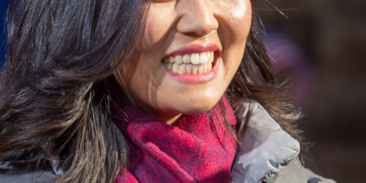 Michelle Wu, primera mujer elegida que ejercerá la alcaldía de Boston