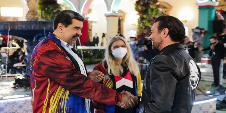 Pablo Montero habría recibido $300.000 por cantar en cumpleaños de Maduro