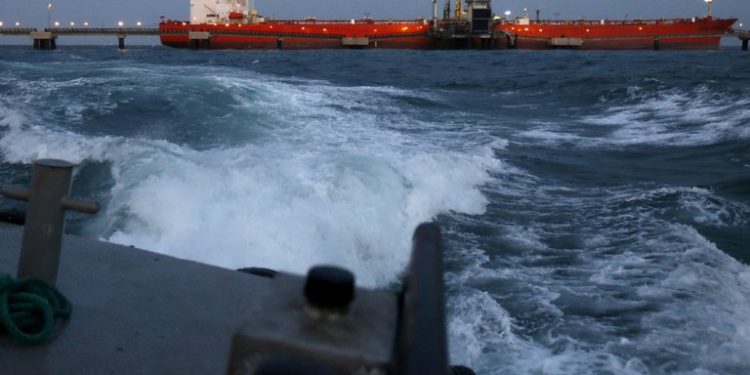 Venezuela burla sanciones y envía petroquímicos a EEUU