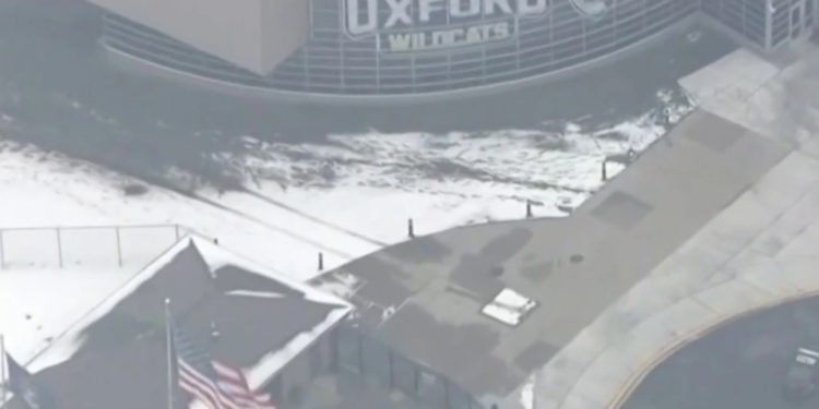 Tiroteo en escuela de Michigan deja tres muertos y ocho heridos