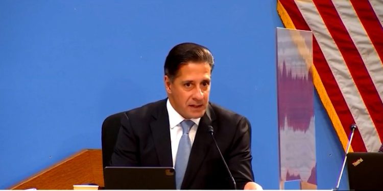 Junta escolar de Miami-Dade decide reemplazar a su emblemático superintendente Alberto Carvalho