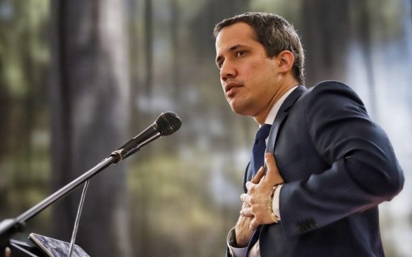Guaidó lamentó que los venezolanos reciban la Navidad en “tiempos difíciles”