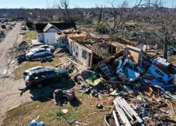 Biden "desconsolado" por  devastación causada por los tornados