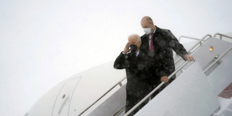 Tormenta de nieve atrapó hasta al presidente Biden