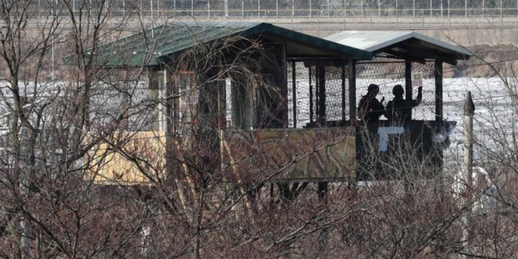 Un individuo logra pasar de Corea del Norte a la del Sur, la frontera más hermética del mundo