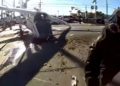 Video del día: Espectacular rescate de piloto de avioneta que cayó en la vía de un tren a segundos de pasar