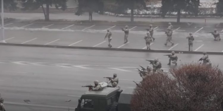 Tropas rusas entraron a Kasajistán