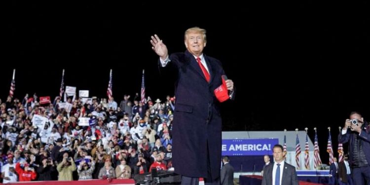 Trump dice que indultará a quienes asaltaron el Capitolio si gana la presidencia