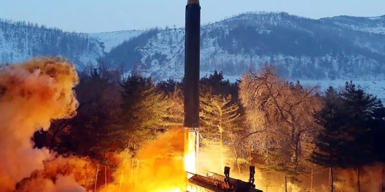 Corea del Norte lanza su misil más poderoso desde 2017